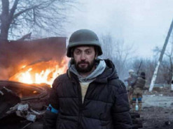 На фронті тяжко поранили оператора 24 каналу Олександра Навроцького