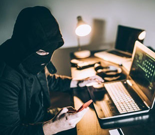 Хотіла допомогти другу: на Прикарпатті жінку обікрали аферисти - українців попереджають про схему