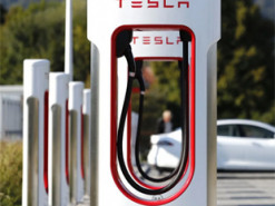 Электромобили Tesla можно будет зарядить за 7 минут