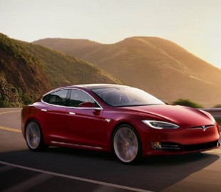Tesla требовала $23 тыс. за замену батареи: владелец нашел способ починить авто за $5 тыс.