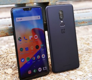 Названы лучшие смартфоны года