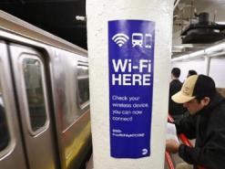 Люди с низким доходом стали больше сидеть в сети