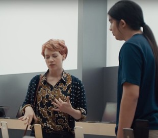 Samsung троллит iPhone X и работников Apple Genius Bar