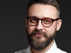 Фейковий застосунок «Дія» мав доступи до всіх даних у телефоні людини — Банік