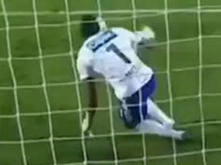 Видео с невероятным вратарем-"пауком" из Венесуэлы стало хитом в сети