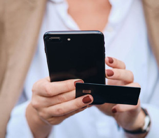 Жінка по дзвінку «верифікувала» банківську картку на 19 тис. грн