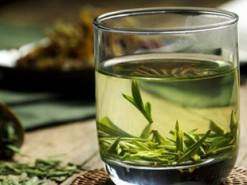 Медики назвали два напої, які суттєво продовжують життя людини