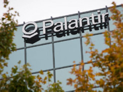 ИТ-подрядчик ЦРУ и АНБ спешно скупает золото в ожидании «черного лебедя»