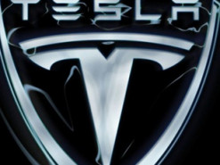 Tesla планирует обновить Model 3