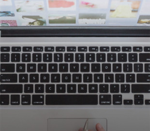 Новый голосовой помощник помогает слабовидящим управлять компьютером