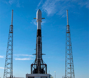 SpaceX готовится запустить две ракеты Falcon 9 со спутниками Starlink в один день