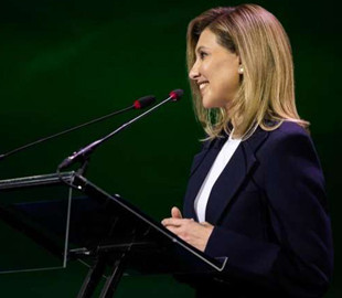 Елена Зеленская появилась в стильном образе на Diia Summit (ФОТО)