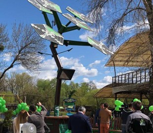 В Киеве установили смарт-дерево с Wi-Fi