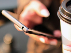 Продажи 4G-смартфонов в Китае выросли впервые за 2 года