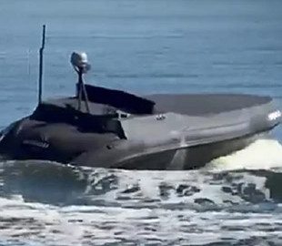 Українські морпіхи показали кадри застосування морського ШІ-дрону Baracuda