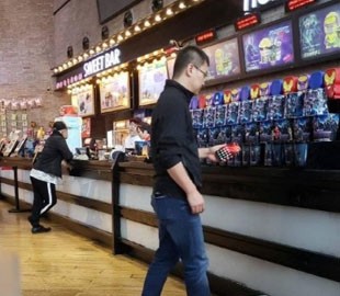 В Сети появилось очередное "живое" фото смартфона Redmi