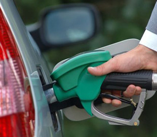 Рада зробила ще один крок до подорожчання пального: що проголосували