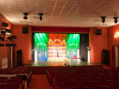 Киевский областной театр им. Саксаганского проводит онлайн-трансляции представлений