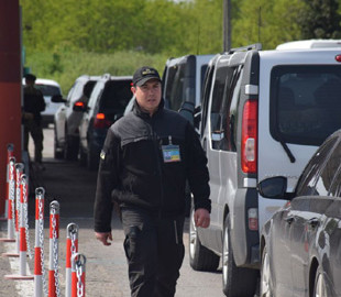 Де брати людей: Арестович - про виїзд за кордон студентів, далекобійників та моряків
