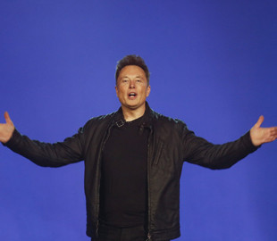 Маск стал первым человеком в мире с состоянием более $300 млрд