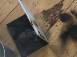 Ноутбук MacBook Pro взорвался и загорелся на коленях владельца
