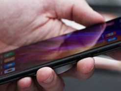 У Луцьку чоловік викрадав з магазинів мобільні телефони