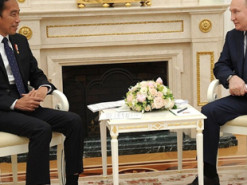 Двойник ошибся: ляп путина с президентом Индонезии вызвал насмешки в сети