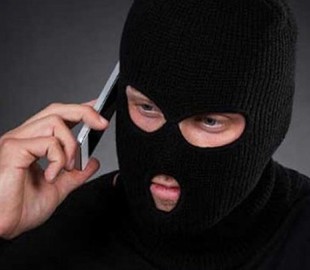 Женщина поверила смс-сообщению о выигрыше авто и стала жертвой мошенников