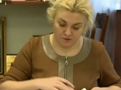 Підозрювана у зраді країни та співпраці з ворогом директорка школи із Київщини втекла закордон