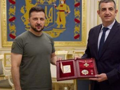 Зеленський нагородив директора компанії-виробника «Байрактарів» орденом «За заслуги»