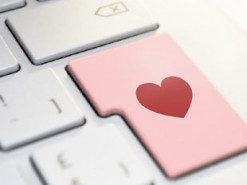 Киевлянка нашла жертву на сайте знакомств, а затем ограбила и едва не убила