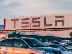 Tesla откроет первый израильский магазин в ближайшие месяцы