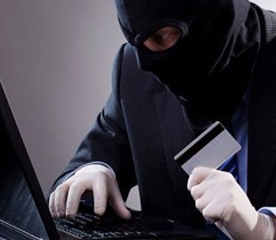 Карточные мошенники перешли из магазинов и банкоматов в интернет