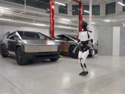 Tesla демонструє робота Optimus Gen 2