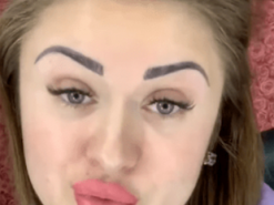 Девушку из Чугуева после публичных оскорблений бойцов ВСУ внесли в базу "Миротворца"