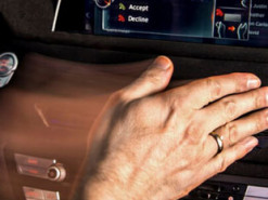 Дверные ручки и сенсорные экраны в авто могут уйти в прошлое