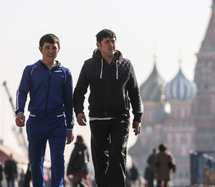 Росія створює «цифрове досьє» на мігрантів - розвідка