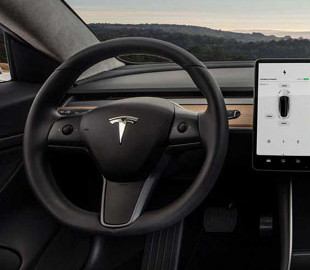 Tesla хочет лишить руль механической связи с колесами