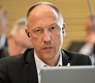 Німецька партія AfD намагається вивідати маршрути постачання зброї Україні для Кремля – Politico