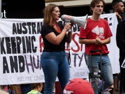 Австралия будет сажать руководителей соцсетей в тюрьму за «отвратительные» посты