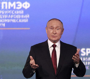 У Росії створили "нову піонерію", а Путін очолив її наглядову раду