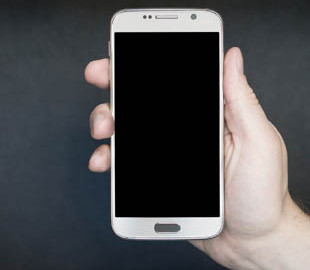 Какие смартфоны наиболее уязвимы для слежки