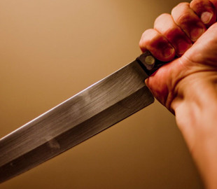 На Харківщині чоловік під час сварки ледь не вбив свого сина