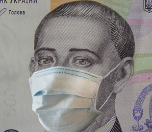 Еще два банка запустили услугу оформления карты для выплаты "ковидной тысячи"