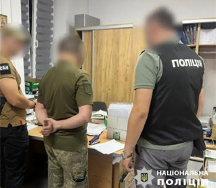 Внесення в "Оберіг" за $1000: у Калуші судитимуть екскерівника ТЦК та його пособника
