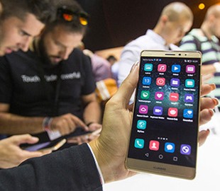 Американские спецслужбы запретили пользоваться китайскими смартфонами