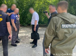 У Чернівецькій області чоловік обіцяв "допомогти" в ухилянні від призову до ЗСУ за €3 тис. – поліція