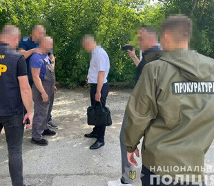 У Чернівецькій області чоловік обіцяв "допомогти" в ухилянні від призову до ЗСУ за €3 тис. – поліція