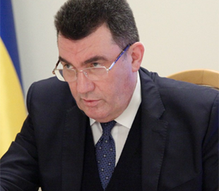 Данілов про відключення Еспресо, Прямого і 5 каналу з мережі Т2: "Хай повертаються в марафон"