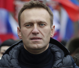 Команда Навального пообещала помочь уволенным за его поддержку